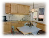 Ein Bild, das Im Haus, Boden, Wand, Küche enthält.
Automatisch generierte Beschreibung